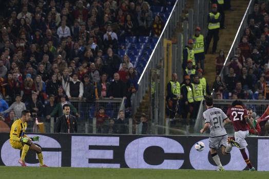 Ma non può nulla al 18' della ripresa, sempre su Gervinho: è il 3-0. LaPresse